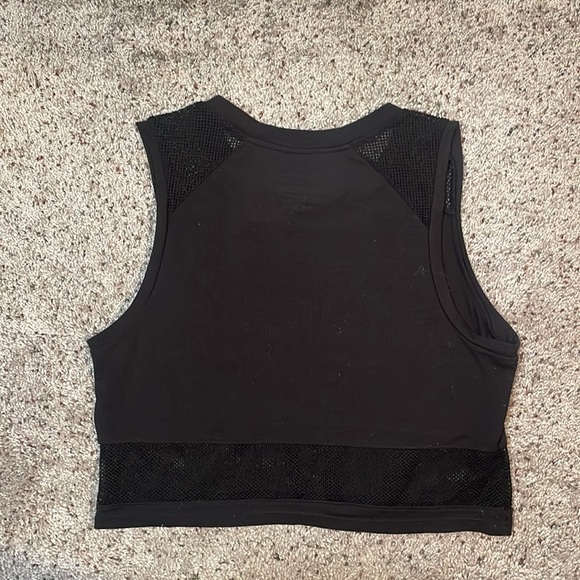 Tahari Sport‎ Woman’s Black Fishnet Cropped Sleeveless Shirt Size Medium - Picture 5 of 5